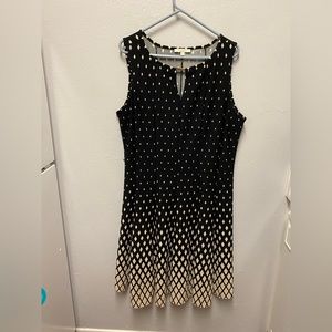 HAANI Women’s Plus Size 3X Midi Sleeveless Black and White Dress.